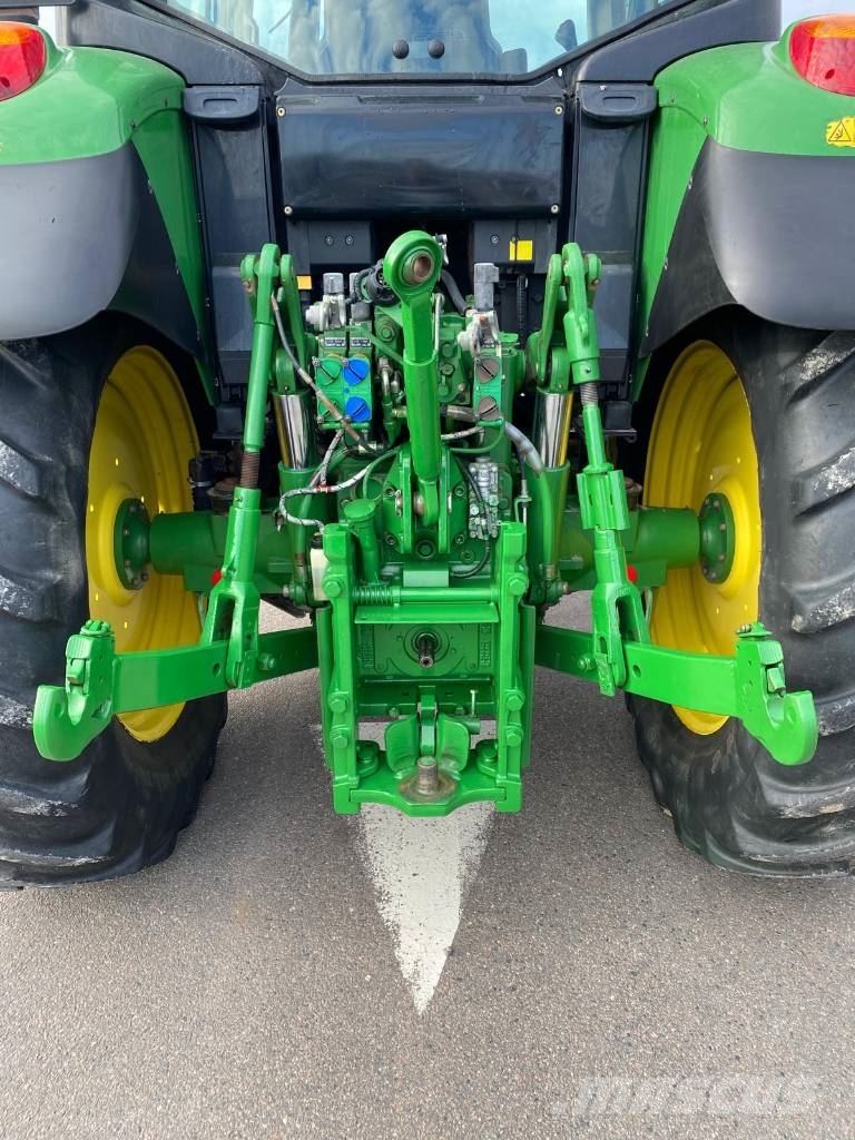 John Deere 6534 الجرارات