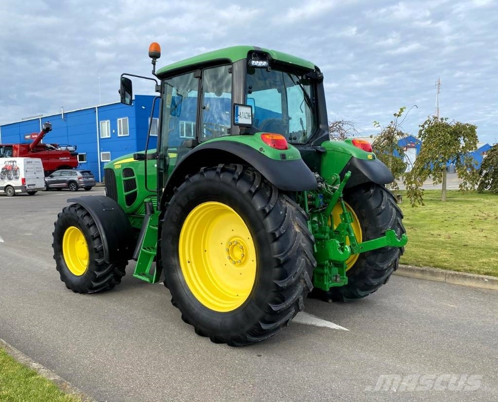 John Deere 6534 الجرارات