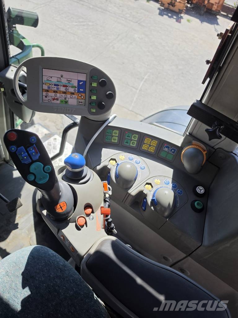 Fendt Vario 820 Трактори