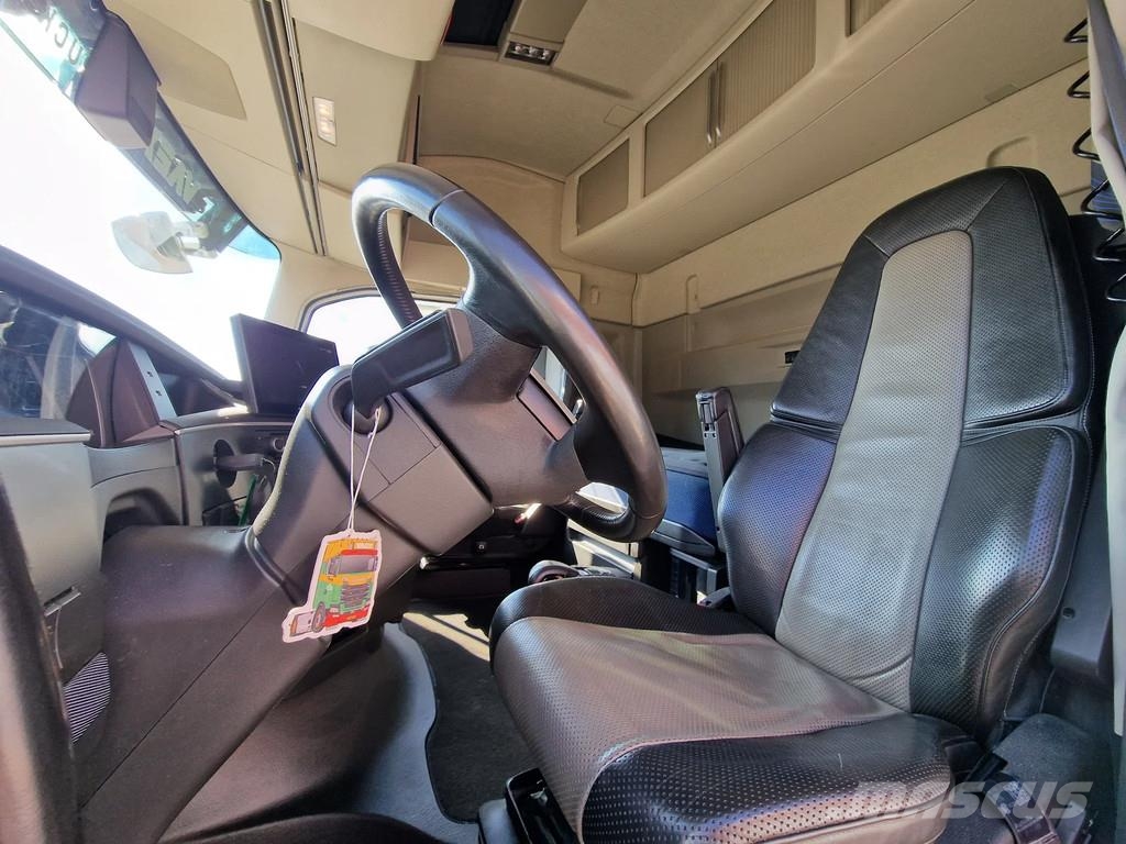 Volvo FH 13.500 Globetrotter 6x2 - Full air - I parkcool Sadulveokid