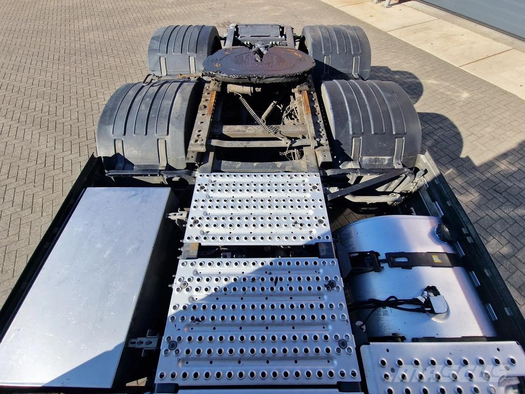 Volvo FH 13.500 Globetrotter 6x2 - Full air - I parkcool Sadulveokid