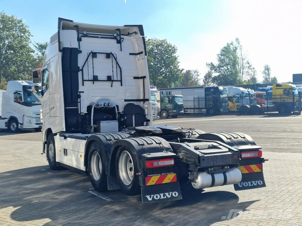 Volvo FH 13.500 Globetrotter 6x2 - Full air - I parkcool Sadulveokid