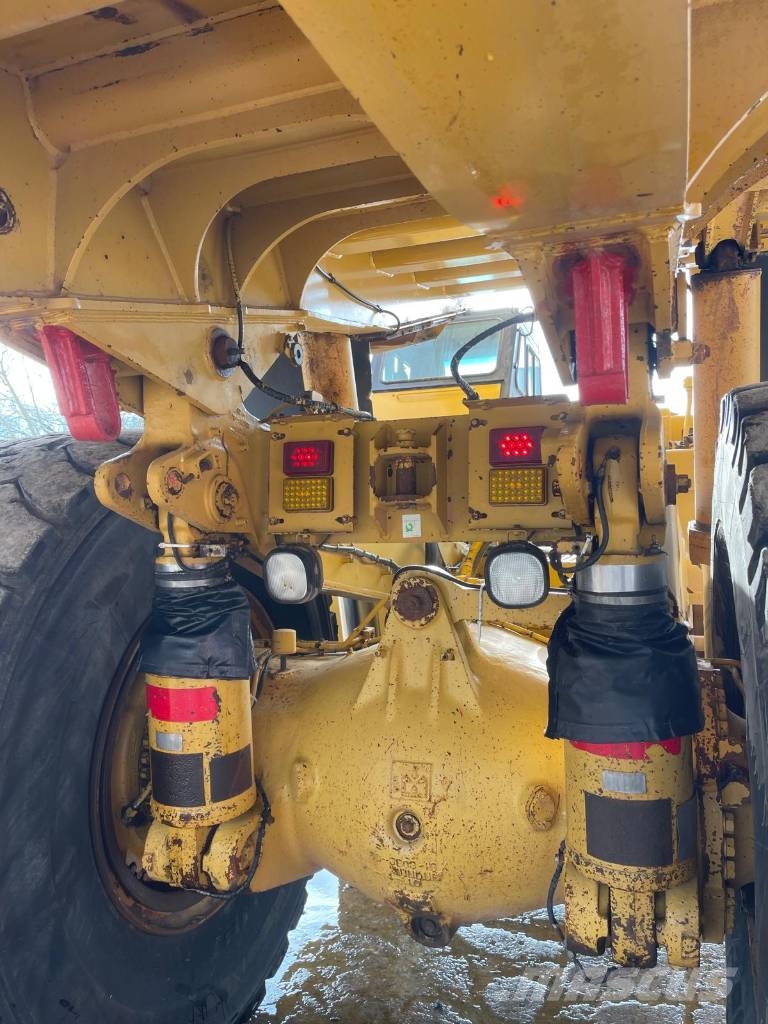 CAT 775 E Άκαμπτα Dumper με ανατρεπόμενο κάδο