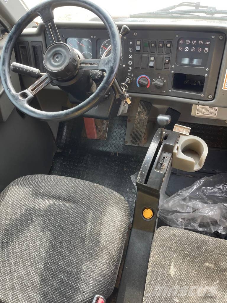 CAT 775 E Άκαμπτα Dumper με ανατρεπόμενο κάδο