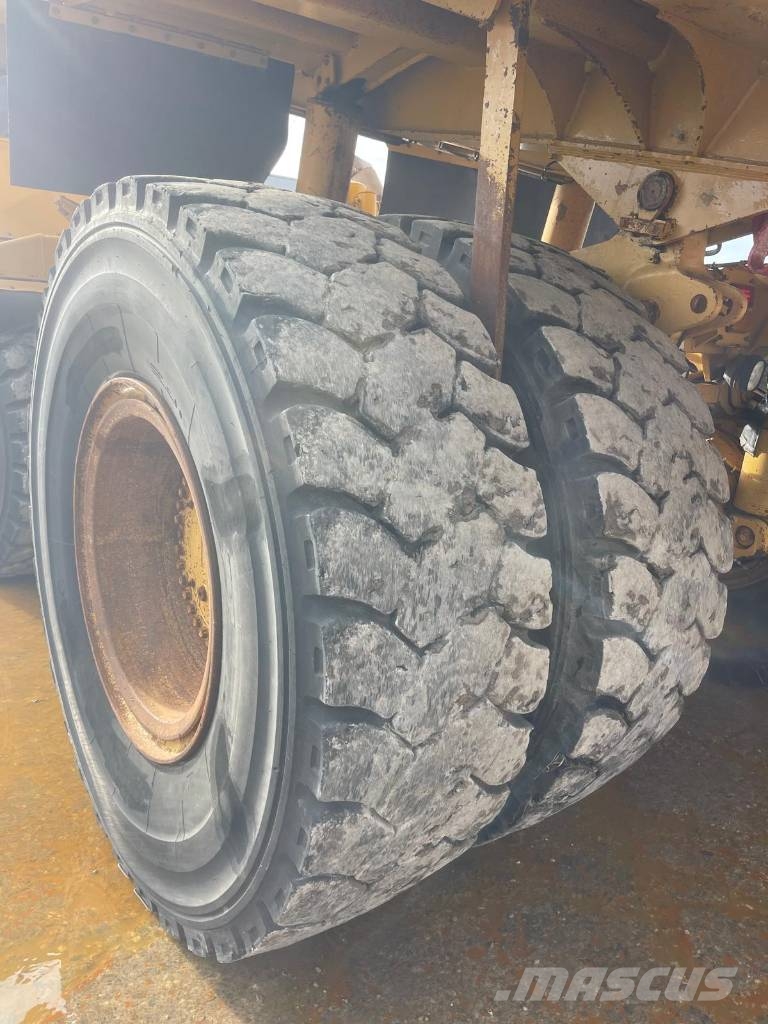 CAT 775 E Άκαμπτα Dumper με ανατρεπόμενο κάδο