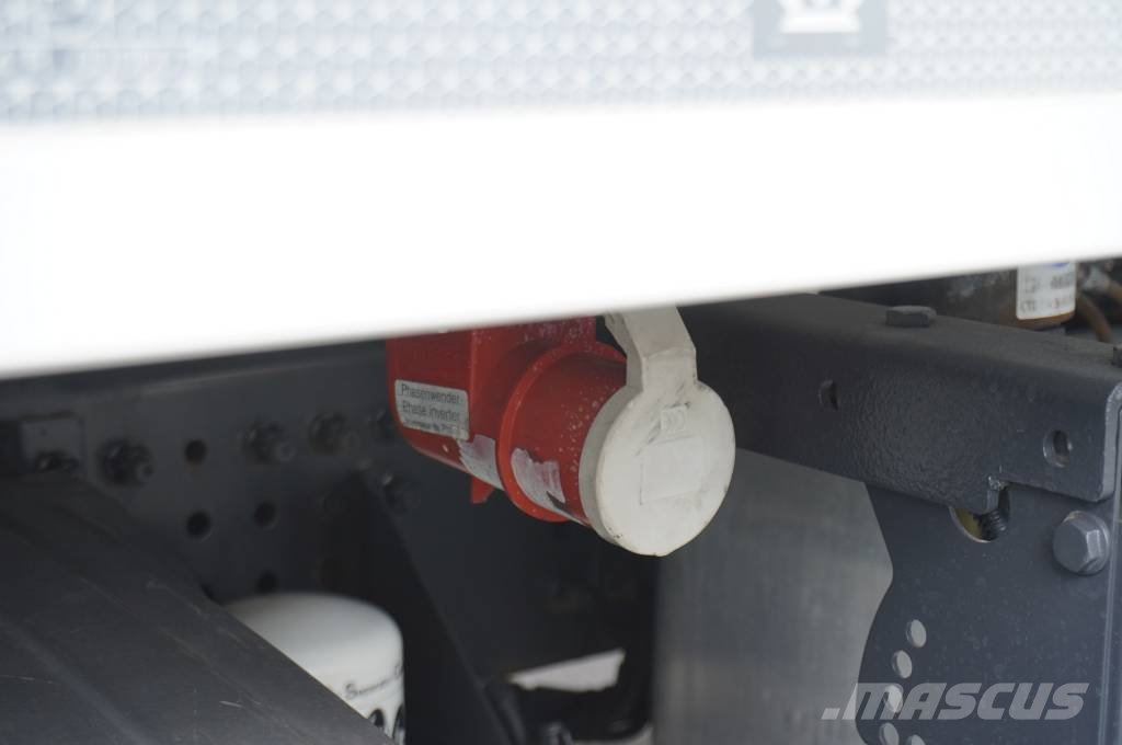 Mercedes-Benz Actros 2545 6×2 MP5 / KRONE refrigerator 18 EPAL Camion cu control de temperatura