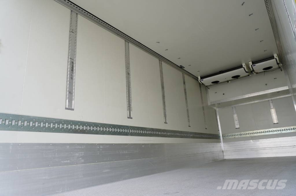 Mercedes-Benz Actros 2545 6×2 MP5 / KRONE refrigerator 18 EPAL Camion cu control de temperatura