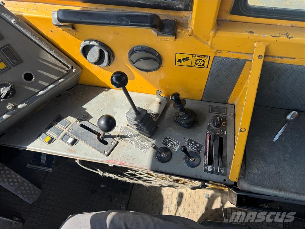 Volvo A30C Liigendraamiga pinnaseveokid