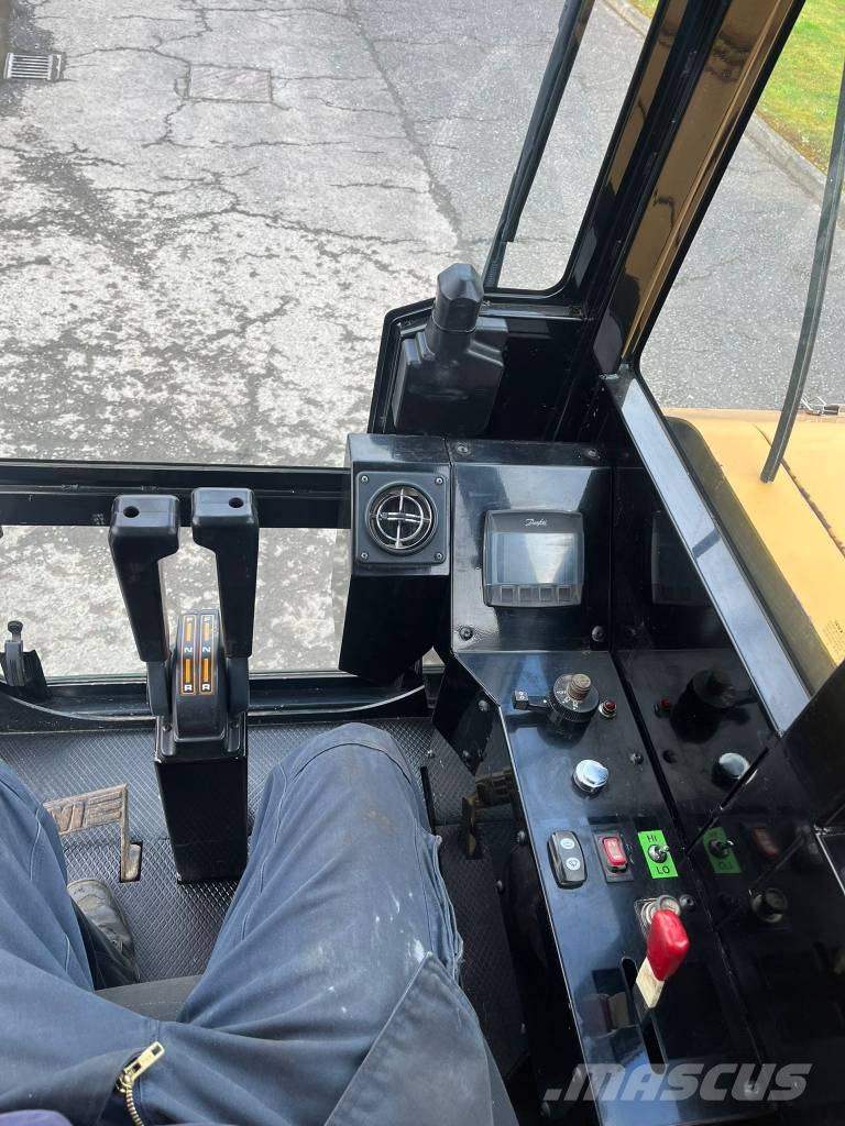 Morooka MST2200VD Damperi na gusenice