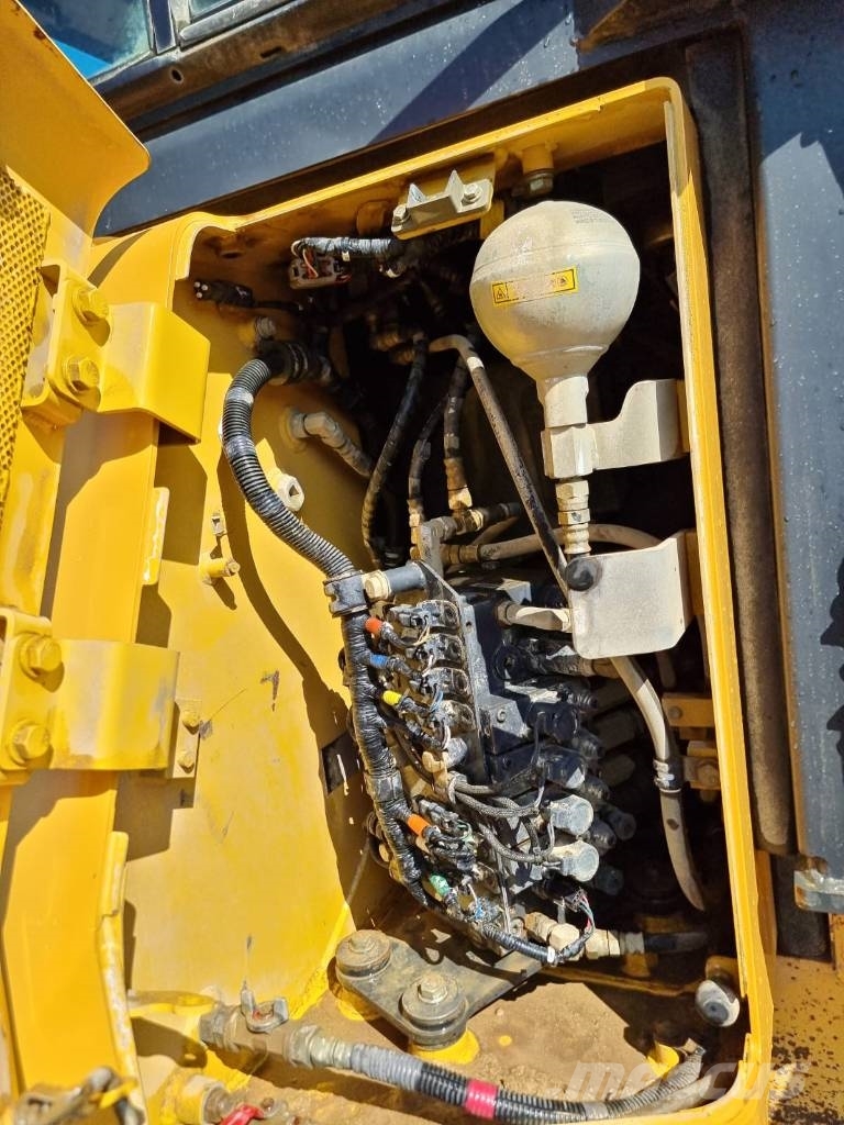 Komatsu D 61 PXI-23 INTELLIGENT Buldooserid
