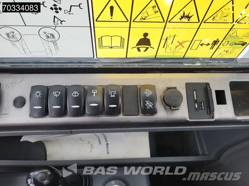 Bobcat E85 A/C - 3 Buckets Mini excavators < 7t (Mini diggers)