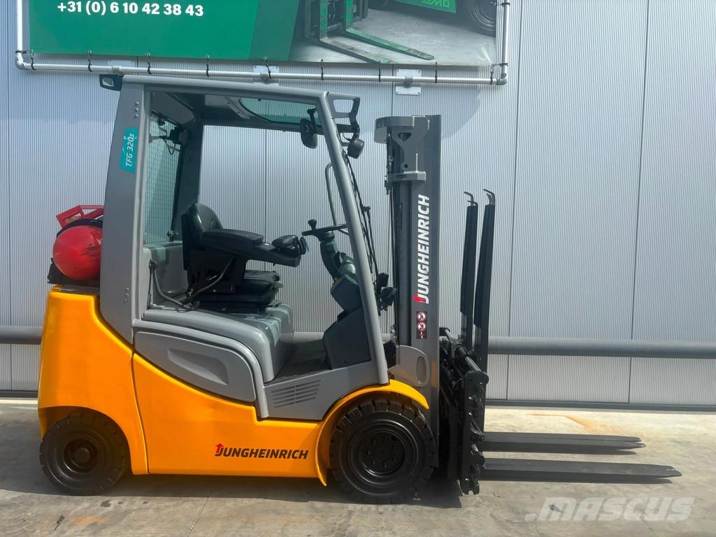 Jungheinrich TFG320s Heftruck LPG forklifts