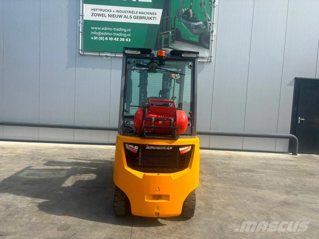 Jungheinrich TFG320s Heftruck LPG forklifts