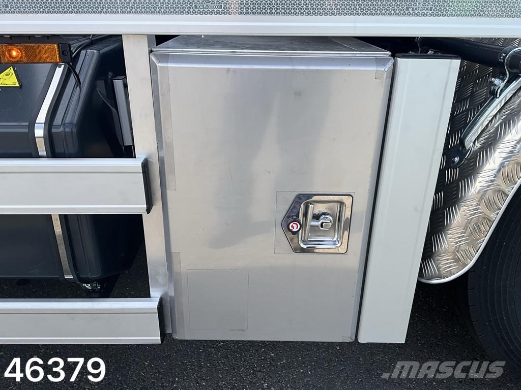 DAF FAQ XD 450 8x2 Hiab 26 Tonmeter laadkraan Камиони с кран с кука