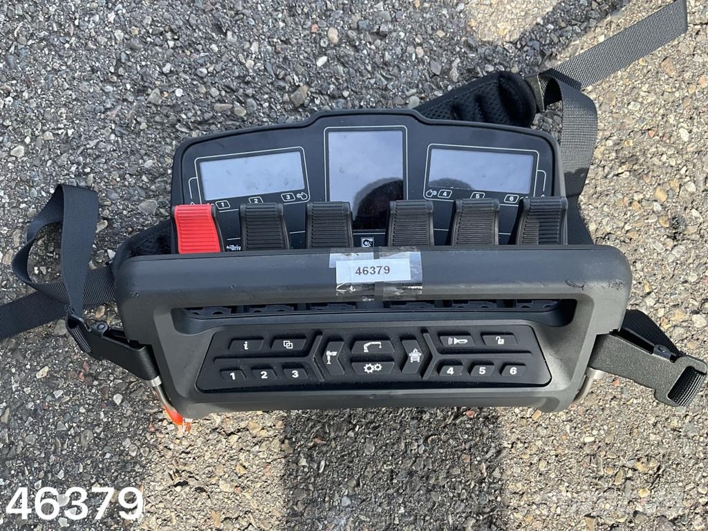 DAF FAQ XD 450 8x2 Hiab 26 Tonmeter laadkraan Камиони с кран с кука