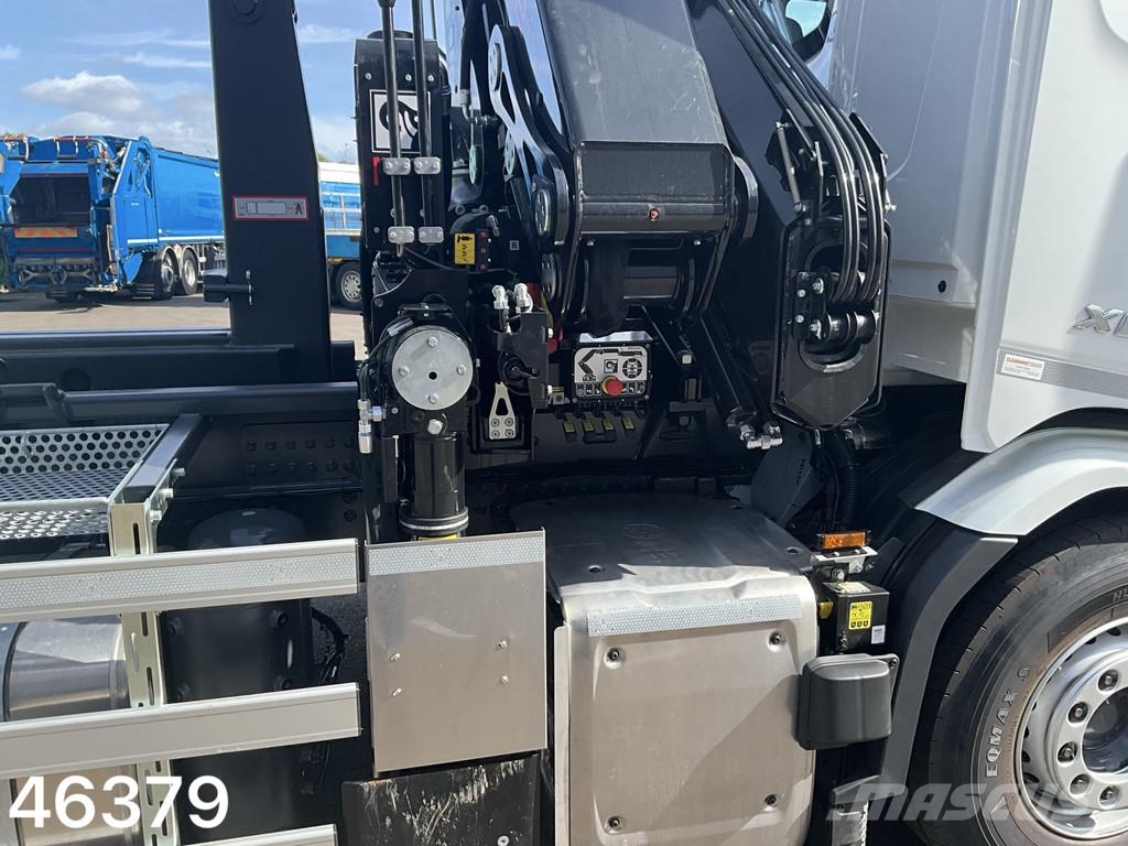 DAF FAQ XD 450 8x2 Hiab 26 Tonmeter laadkraan Камиони с кран с кука