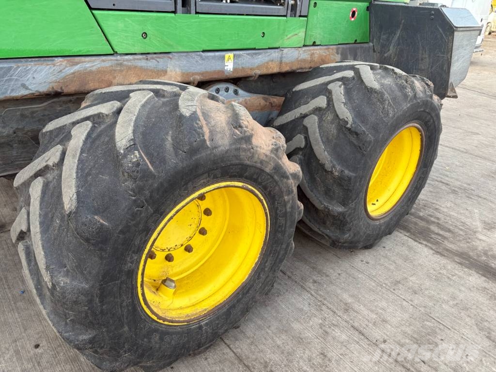 John Deere 910G Kuormatraktorit