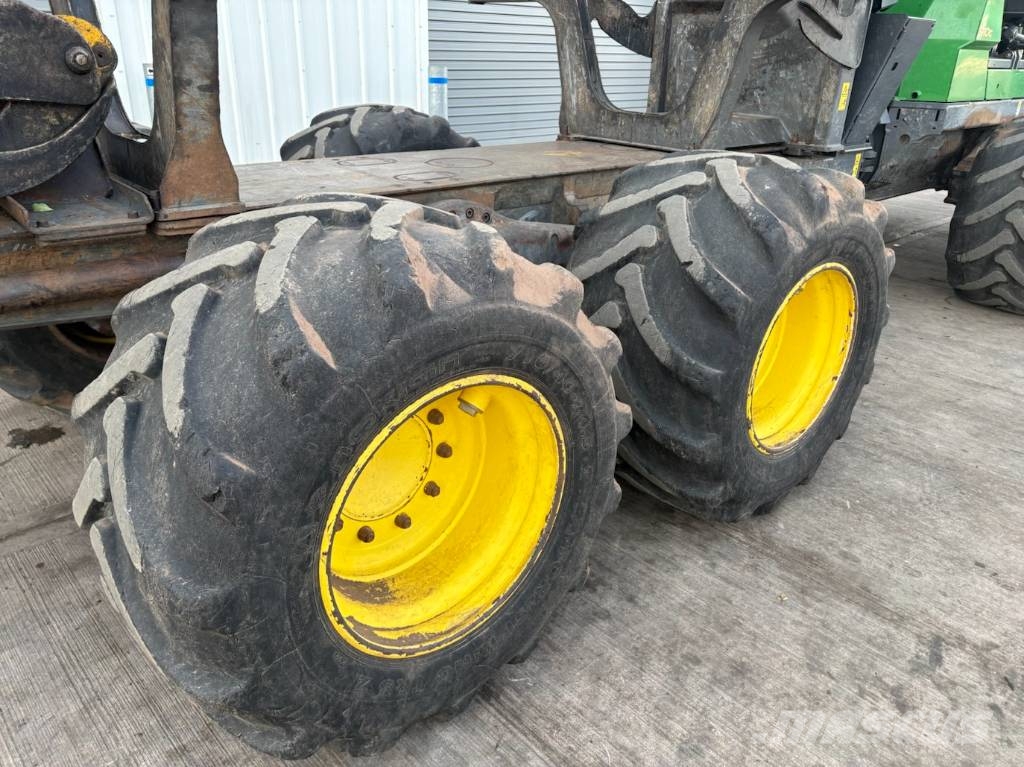 John Deere 910G Kuormatraktorit