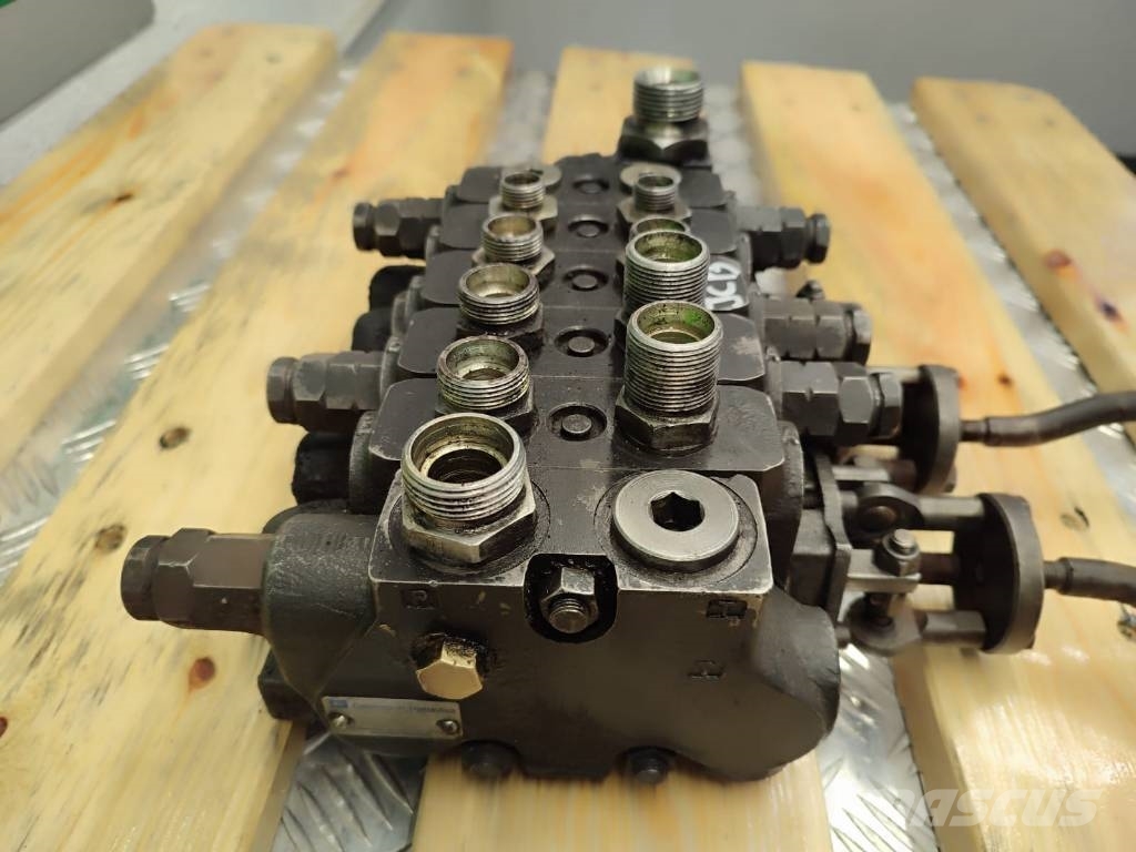 JCB Hydraulic distributor 3469205165 JCB loader Hidraulikos įrenginiai