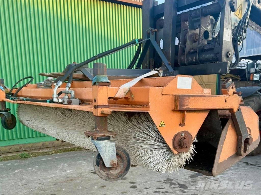 Bema 25 / 2750 - Kehrbesen Sonstige Landmaschinen