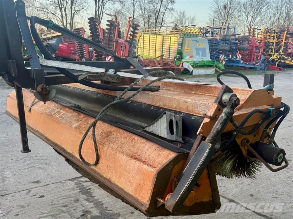 Bema 25 / 2750 - Kehrbesen Sonstige Landmaschinen