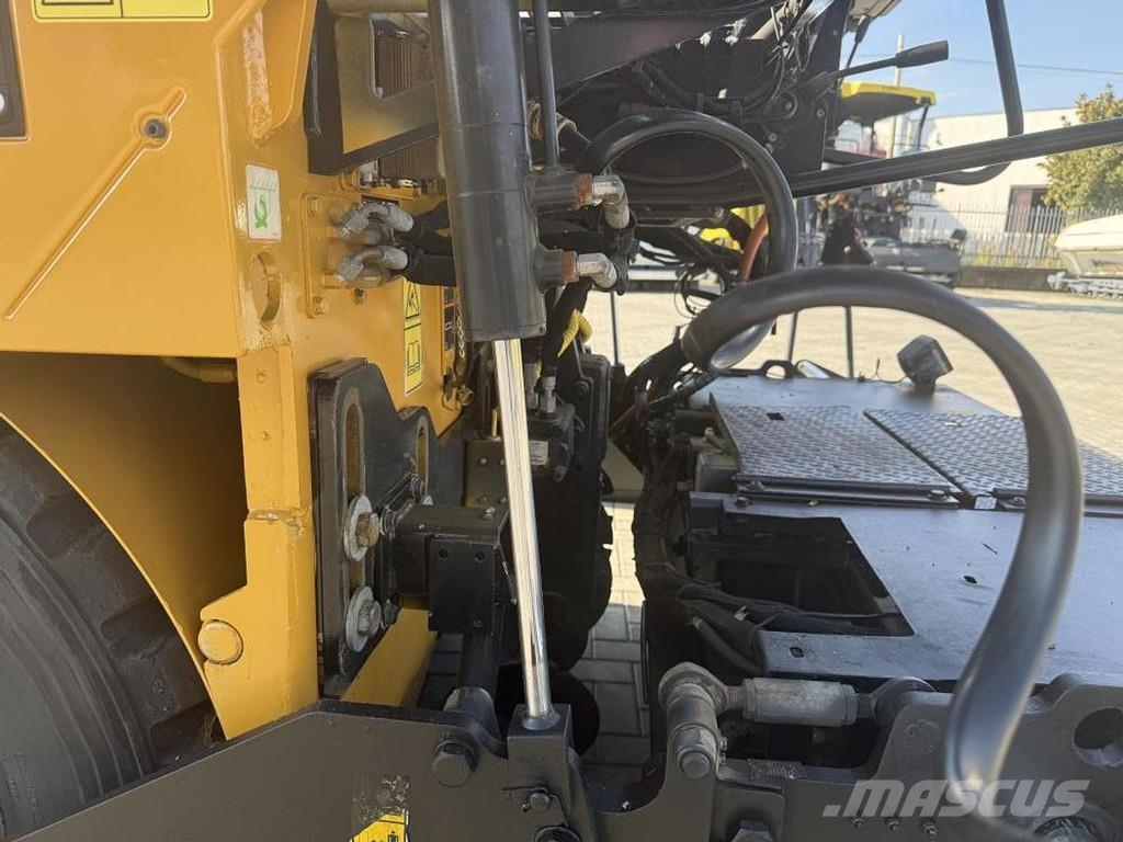 CAT AP 300F Asfaldilaoturid