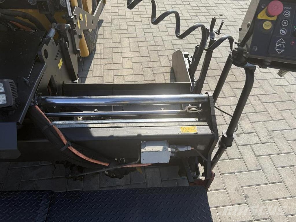 CAT AP 300F Asfaldilaoturid