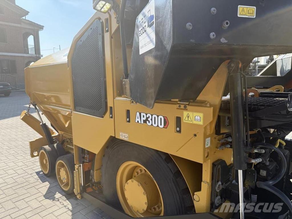 CAT AP 300F Asfaldilaoturid