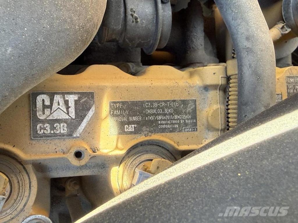 CAT AP 300F Asfaldilaoturid