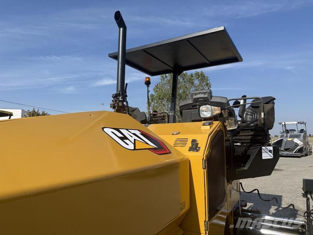 CAT AP 300F Asfaldilaoturid