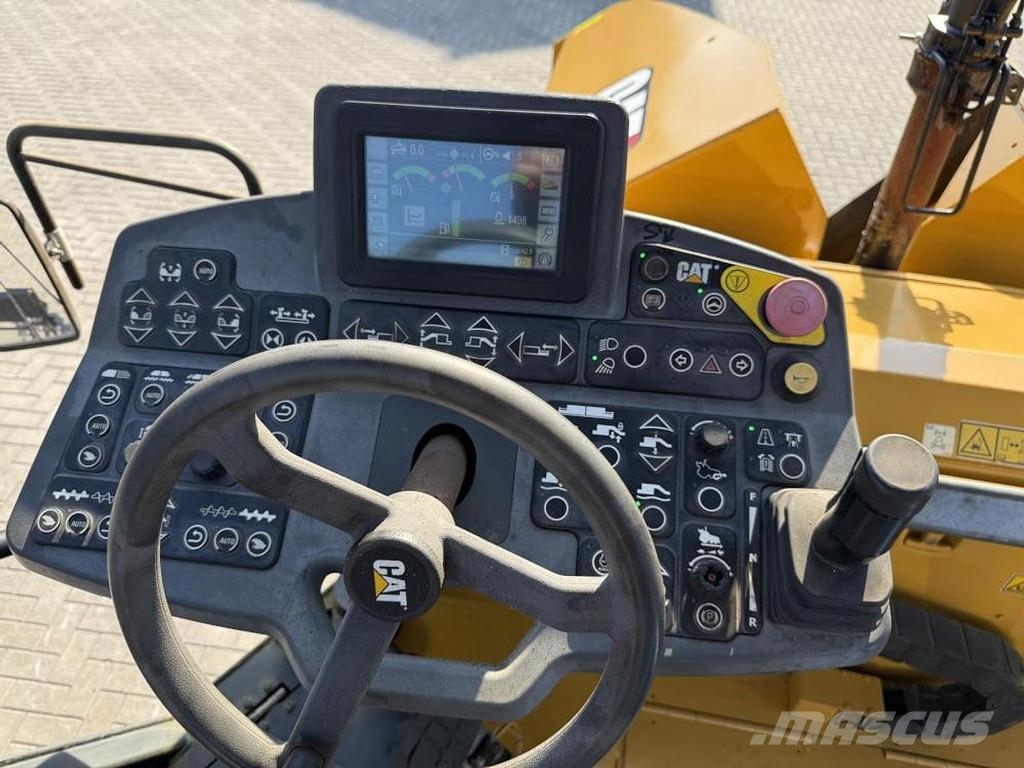 CAT AP 300F Asfaldilaoturid