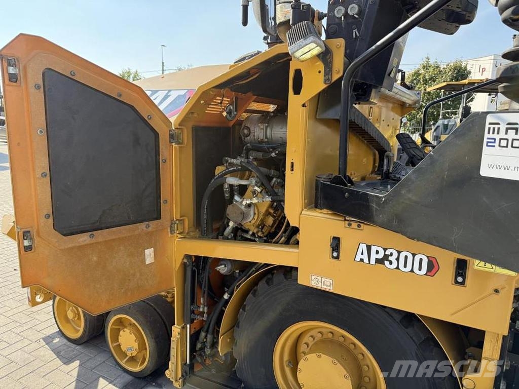 CAT AP 300F Asfaldilaoturid