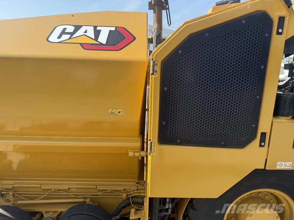 CAT AP 300F Asfaldilaoturid