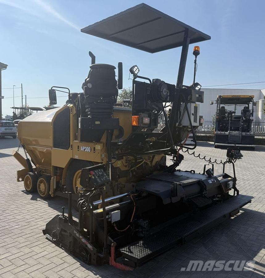 CAT AP 300F Asfaldilaoturid