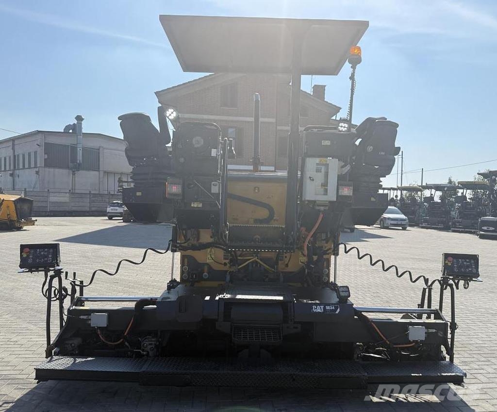 CAT AP 300F Asfaldilaoturid