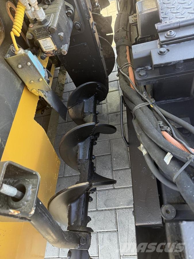 CAT AP 300F Asfaldilaoturid