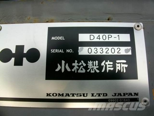 Komatsu D 40 P Buldožeri guseničari