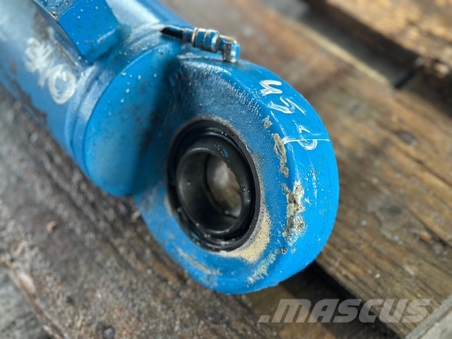 Fuchs MHL 340 CAB LIFT HYDRAULIC CYLINDER Hydraulika