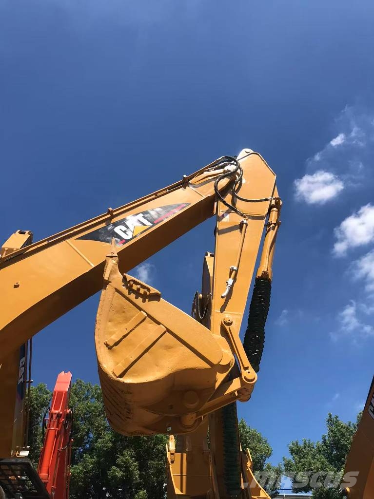 CAT 320 C L Pelle sur chenilles