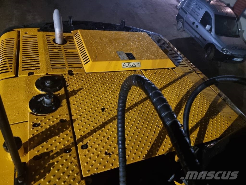 JCB JS 210 LC Excavadoras sobre orugas