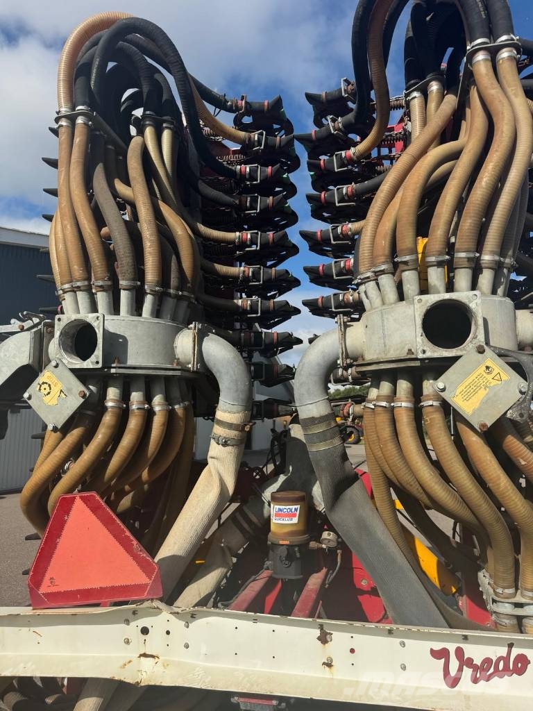Vredo ZB3 12 meter grøntjordsnedfælder Цистерни для перевезення суспензій