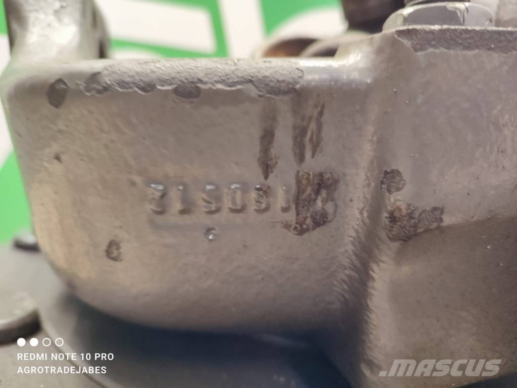 Steering knuckle F718301020330 Hub reduction F7183 轴
