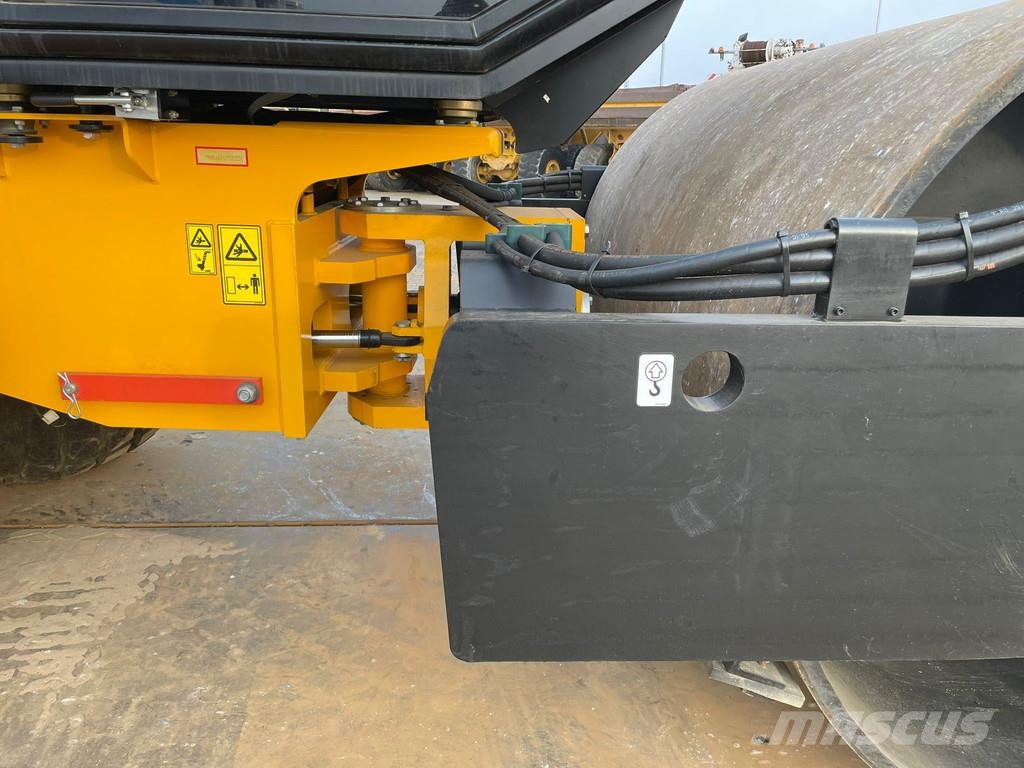 JCB VM166D (15.5t) Rodillos de un solo tambor