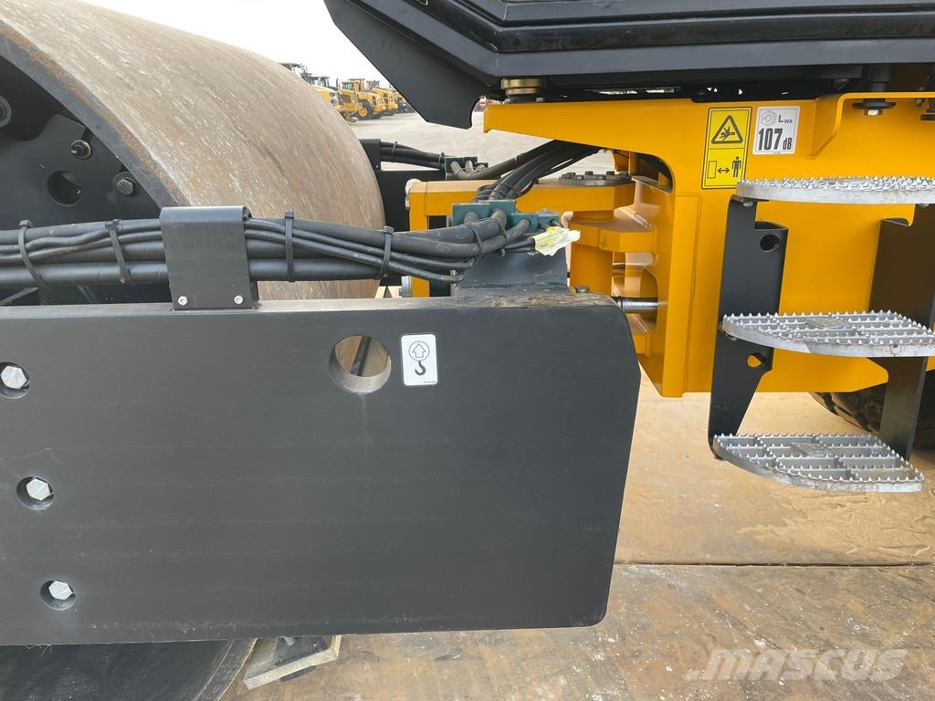 JCB VM166D (15.5t) Rodillos de un solo tambor