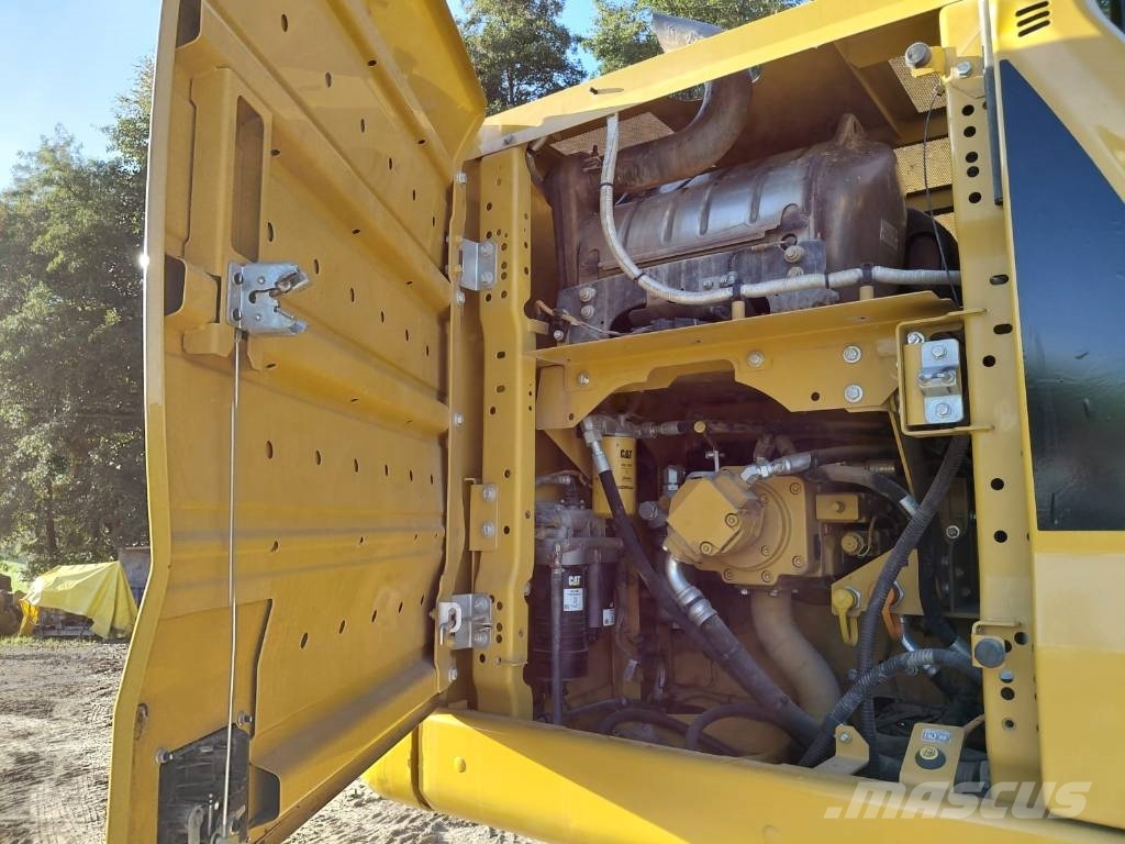 CAT 323 Pásové rýpadlá