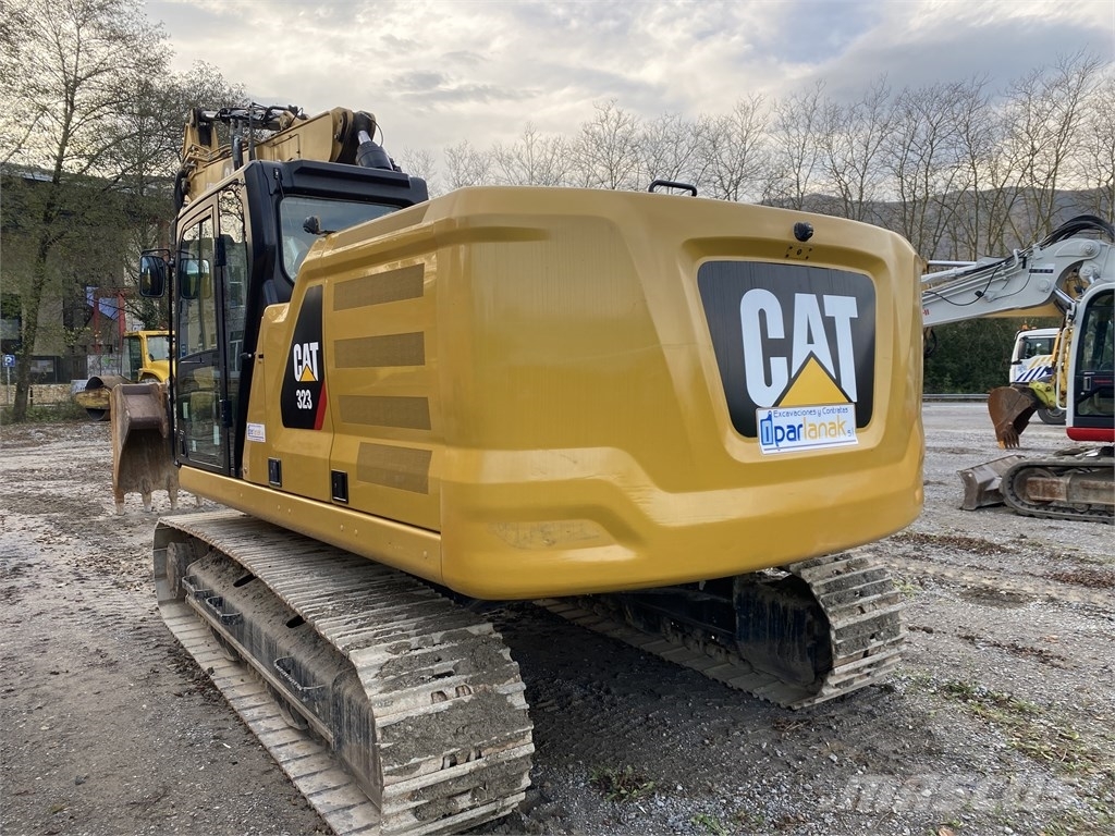CAT 323 Pásové rýpadlá