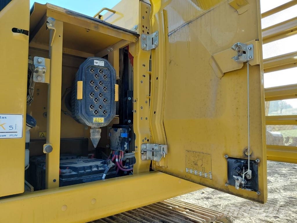 CAT 323 Pásové rýpadlá