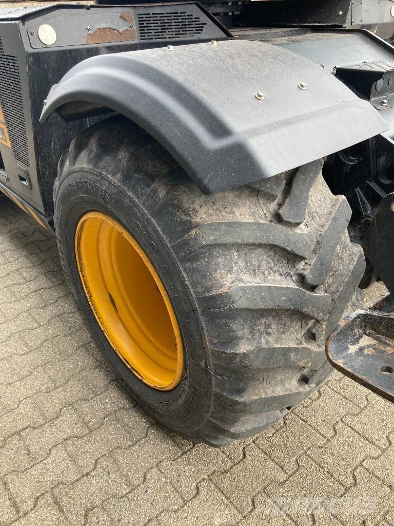 JCB HD 110W Hydradig حفارات بعجل
