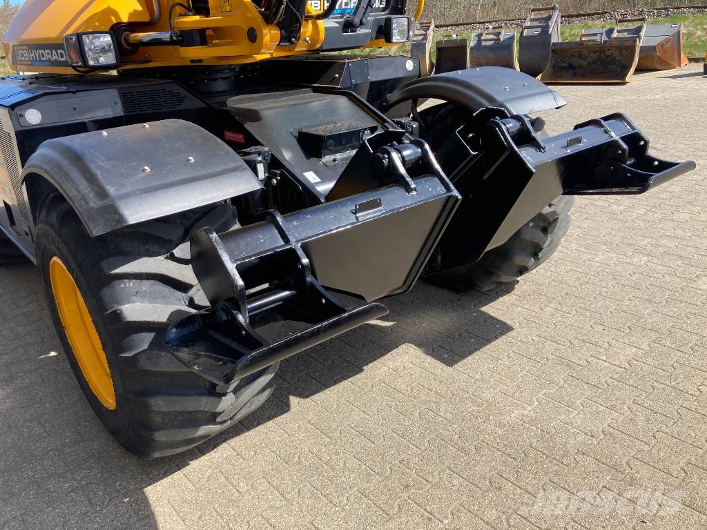JCB HD 110W Hydradig حفارات بعجل