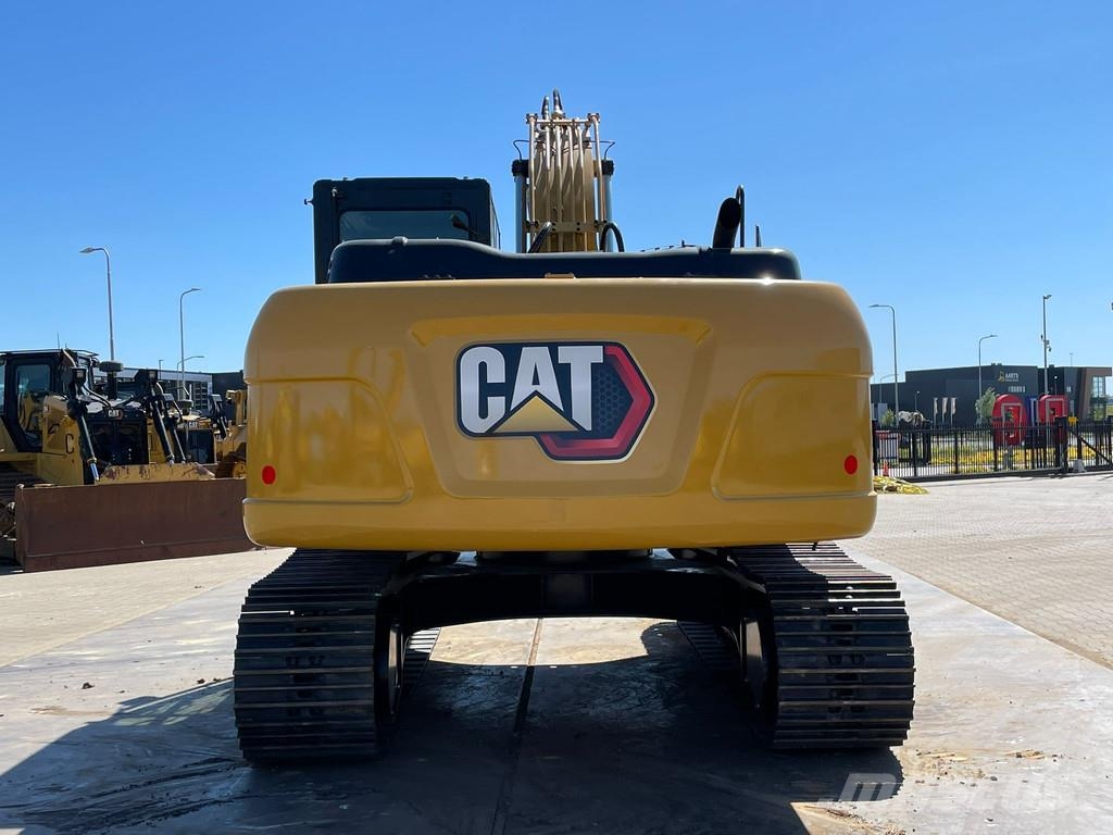 CAT 323D3 حفارات زحافة